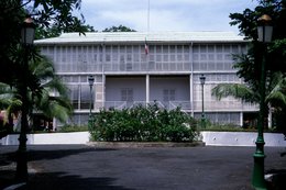 Archipel-des-Comores;-Architecture;-Bâtiment-colonial;-Détail;-Façade;-France;-Histoire;-Institutions;-Kaleidos;-Kaleidos-images;-La-parole-à-limage;-Laurent-Abad;-Mayotte;-Océan-Indien;-Stories-Pictures